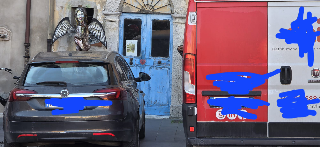 San Benedetto - Auto in sosta davanti alla Casa del Vento, cresce la protesta: «Così si mortifica un luogo di cultura»